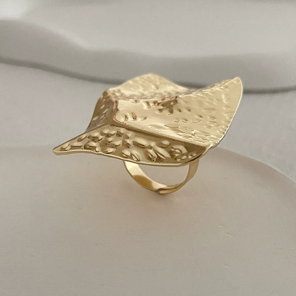 Retro Distressed Metal Round Ring With Geometric And Flower Pattern Electroplated