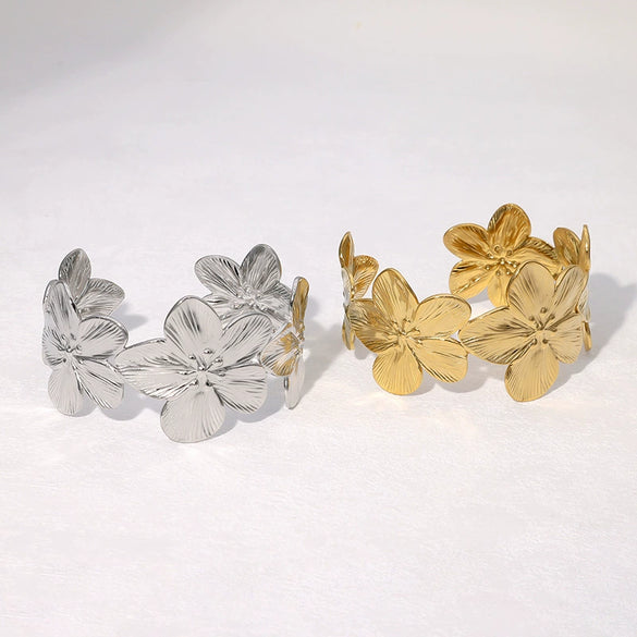 Retro Elegant Wide Edition Stainless Steel Bracelet With Flower Design And Electroplating Treatment