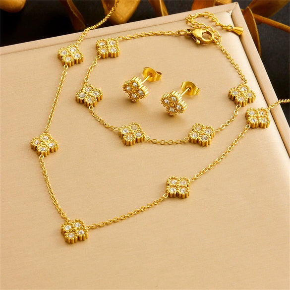 Retro Fashion Fourpetal Flower Stainless Steel Jewelry Set With Electroplating Design Chain Necklace Earrings Bracelet