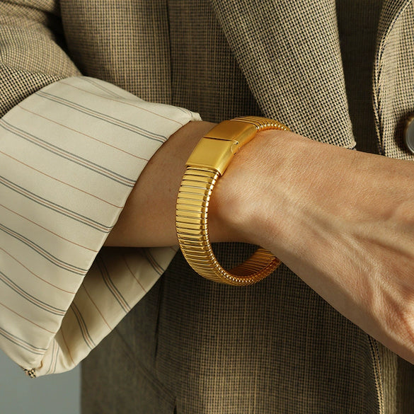 Retro Fashion Light Luxury 316L Stainless Steel Gold Plated Magnetic Bracelet