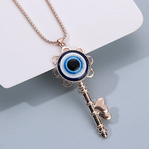 Retro Fatima Hand Peach Heart Round Alloy Pendant Full Diamond Electroplated Necklace With Devil's Eye Design