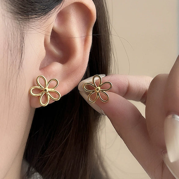Retro Fivepetal Flower Hollow Titanium Steel Earrings For Women With Electroplating