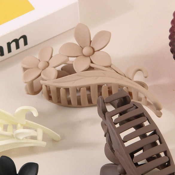 Retro Flower Hair Shark Clip Women's Hair Accessories Paint Design