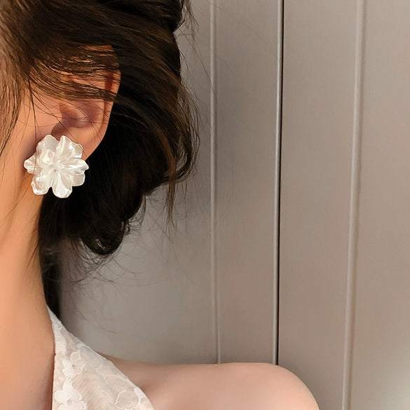 Retro Flower Tassel Pearl U Shaped Earrings For Women Set With Pearls Little Fresh Style