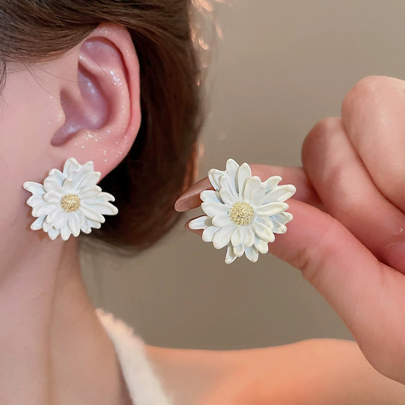 Retro Flower Tassel Pearl U Shaped Earrings For Women Set With Pearls Little Fresh Style