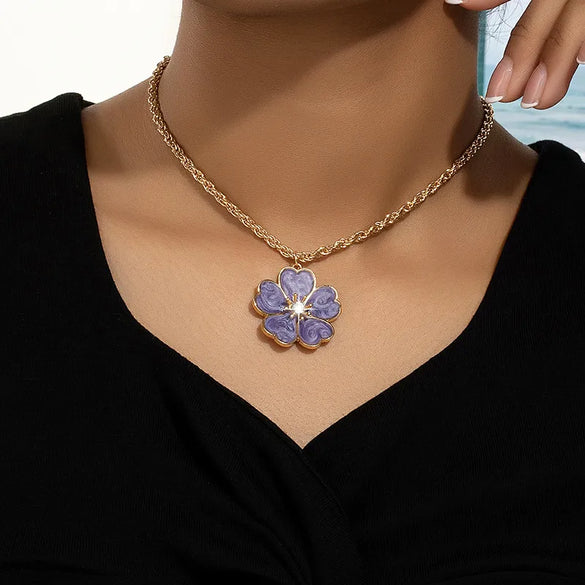 Retro French Style Flower Rhinestones Alloy Wholesale Necklace