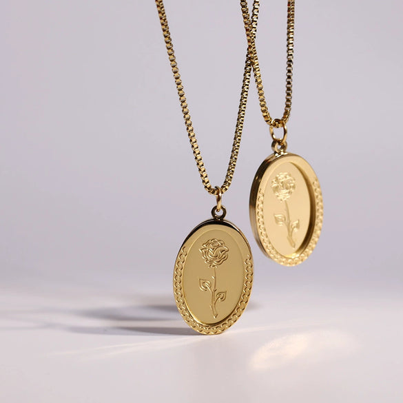 Retro French Vintage Oval Double Layer Rose Pendant Necklace In Titanium Steel With Flower Pattern Furnace Gold Finish