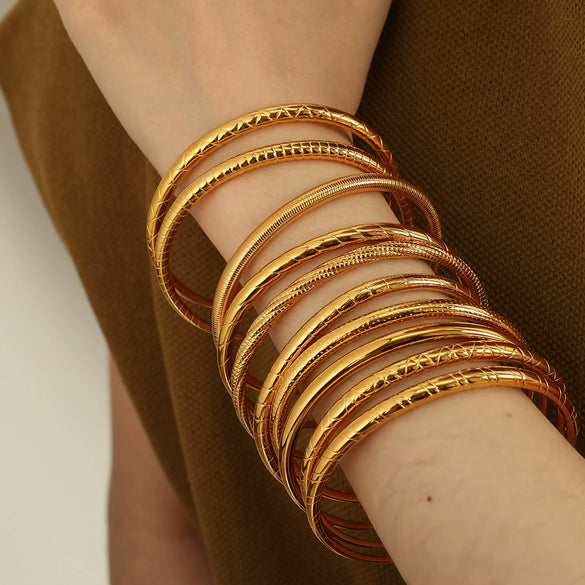 Retro Geometric Hollow Striped 316L Stainless Steel Bracelet Polished And Electroplated