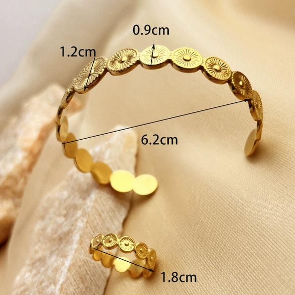 Retro Geometric Open Stainless Steel Women's Bracelet With Electroplating