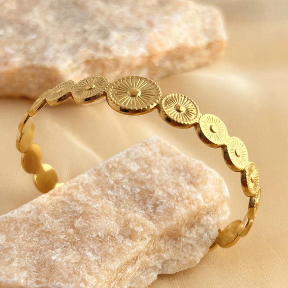 Retro Geometric Open Stainless Steel Women's Bracelet With Electroplating