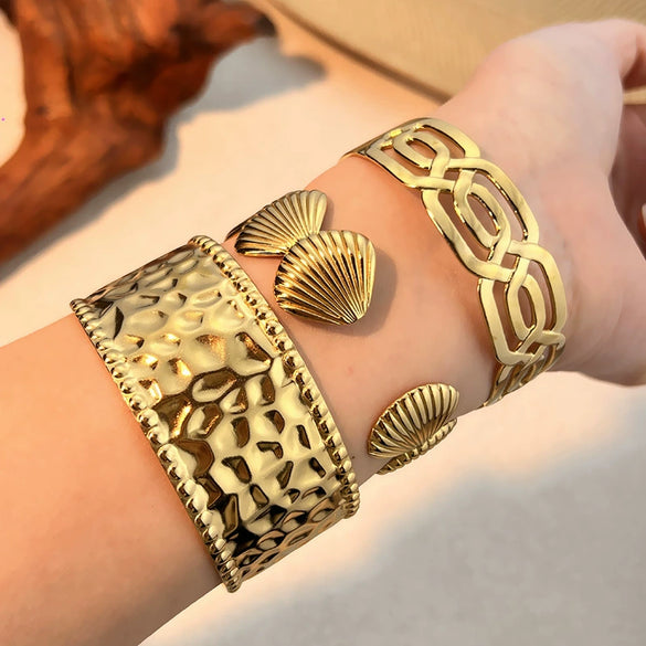 Retro Geometric Stainless Steel Open Bracelet Electroplated With Gold