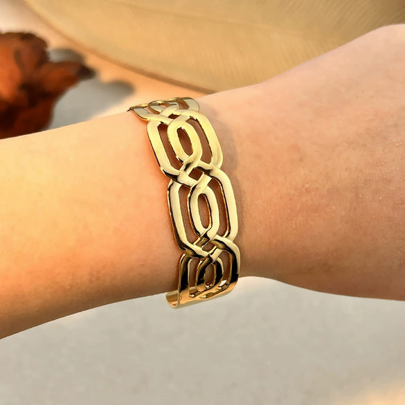 Retro Geometric Stainless Steel Open Bracelet Electroplated With Gold