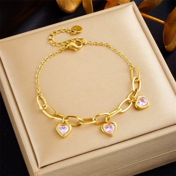 Retro Gold Plated Love Pendant Titanium Steel Chain Bracelet For Women With Electroplating Treatment