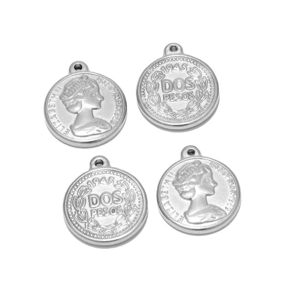 Retro Hydraulic Stainless Steel Queen Relief Pendant Jewelry Accessories