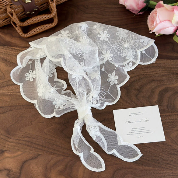 Retro Lace Silk Women's Triangle Headscarf With Floral And Plaid Pattern
