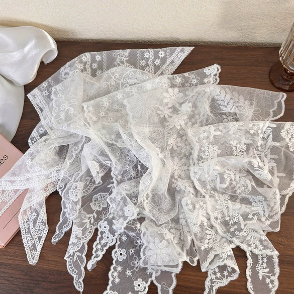 Retro Lace Silk Women's Triangle Headscarf With Floral And Plaid Pattern