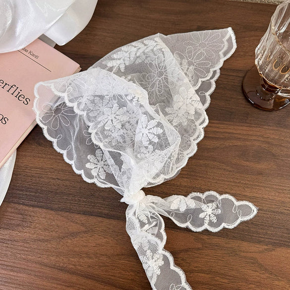 Retro Lace Silk Women's Triangle Headscarf With Floral And Plaid Pattern