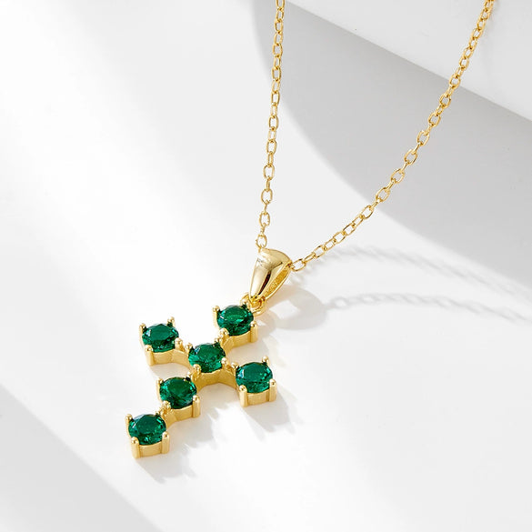 Retro Light Luxury Emerald Zircon Cross Pendant Necklace For Women 925 Sterling Silver Set With Diamonds