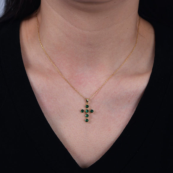 Retro Light Luxury Emerald Zircon Cross Pendant Necklace For Women 925 Sterling Silver Set With Diamonds