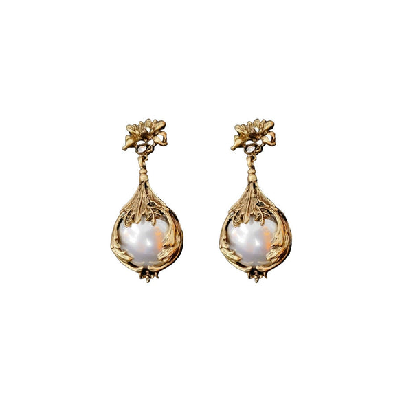 Retro Light Luxury Women's Alloy Pendant Imitation Pearl Earrings With Silver Needle Diamond Flower Pattern And Electroplating Design
