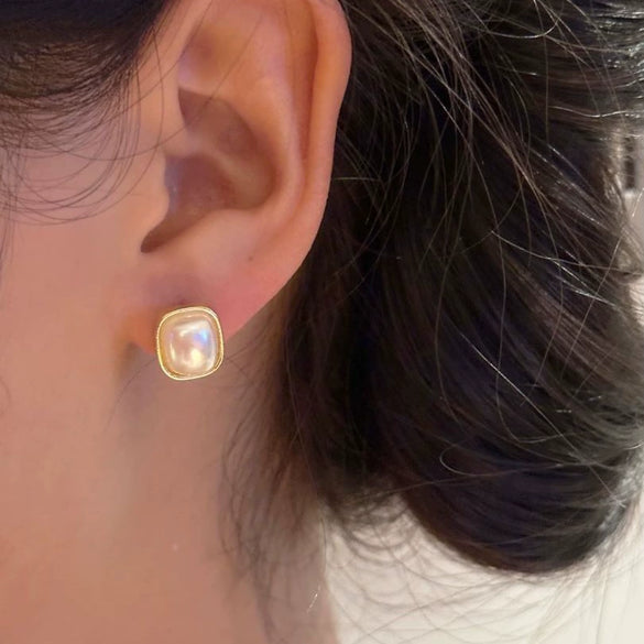 Retro Love Pearl Earrings For Women Zinc Alloy Material With Heart Pattern And Electroplating Process