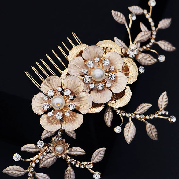 Retro Palace Style Bridal Hair Comb With Pearl Flower Design Elegant Handmade Woven Wedding Headwear Accessory For Women