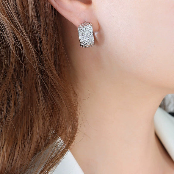 Retro Personality Embossed Titanium Steel Cshaped Women's Earrings With Geometric Design And Electroplating