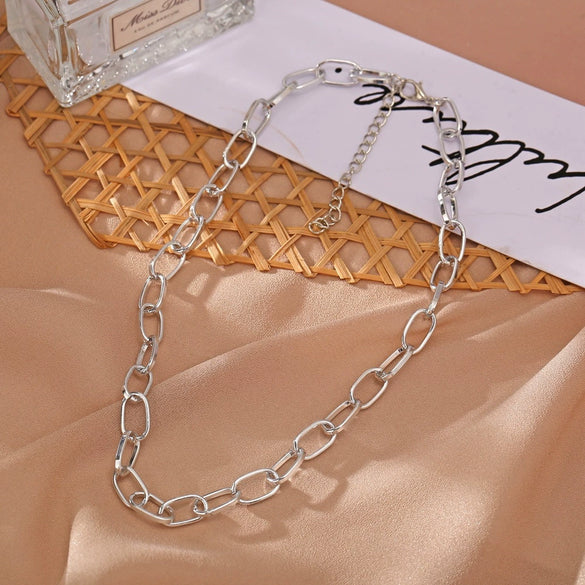 Retro Punk Style Short Thick Snake Bone Chain Clavicle Necklace Alloy Material With Geometric Pattern And Electroplating