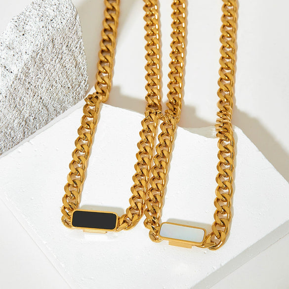 Retro Small Square Fritillary Necklace And Bracelet Jewelry Suit For Women Made Of Stainless Steel With Bear Piglet Small Animal Pattern Electroplated