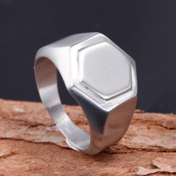 Retro Stainless Steel Prism Ring For Men And Women Electroplated Titanium Steel Fashion Statement Band
