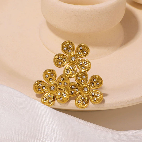 Retro Style Micro Inlaid Zircon Open Stainless Steel Ring With Five Petal Plum Blossom Pattern Electroplated For Women