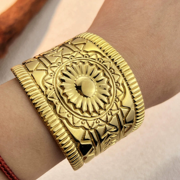 Retro Style Stainless Steel Electroplated Bracelet