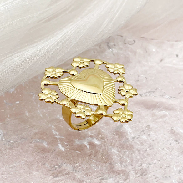 Retro Style Stainless Steel Love Flower Ring With Electroplating