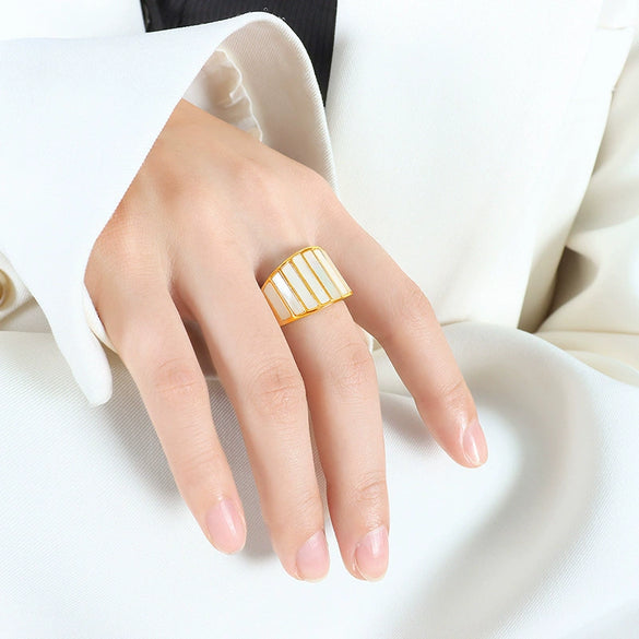 Retro White Seashell Wide Exaggerated Personality Fashion Titanium Steel Ring With Geometric Pattern And Electroplating For Women