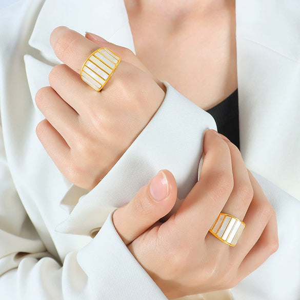 Retro White Seashell Wide Exaggerated Personality Fashion Titanium Steel Ring With Geometric Pattern And Electroplating For Women