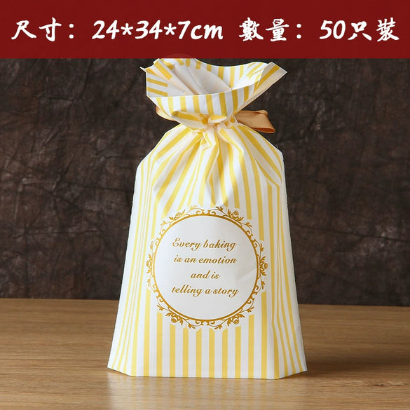 Ribbon Drawstring Gift Bag For Christmas And New Year Packaging Candy Paper Bag Biscuit Bundle Pocket Made Of Pe With Gravure Printing Craft For Casual Use