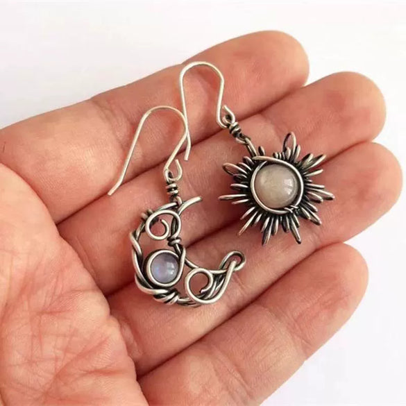 Round Chrysanthemum Bohemian Vintage Sun Moon Earrings Alloy Electroplated Moonstone Asymmetric