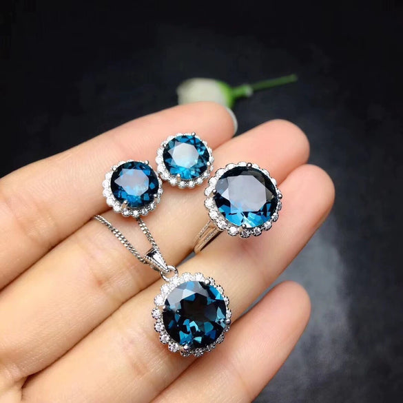 Round Chrysanthemum Four Leaf Clover Titanium Steel Jewelry Set With Gemstone Inlaid And Electroplated For Women
