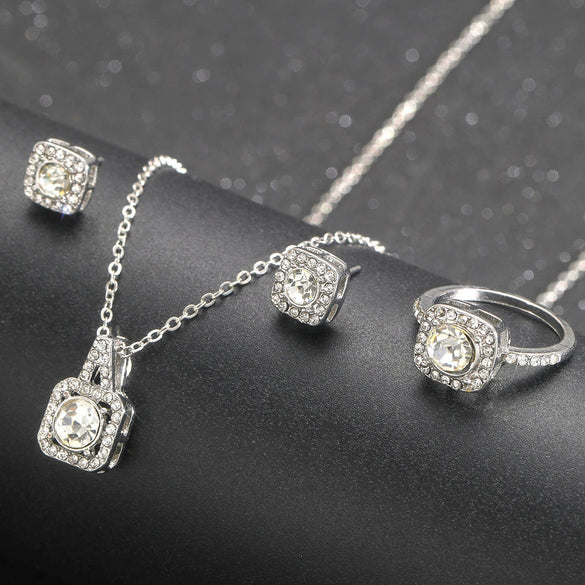 Round Chrysanthemum Four Leaf Clover Titanium Steel Jewelry Set With Gemstone Inlaid And Electroplated For Women