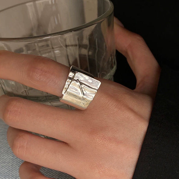 S925 Silver Plated Wide Brimmed Retro Fashion Heavy Industry Geometric Wave Open Finger Ring For Women Copper Material With Electroplating