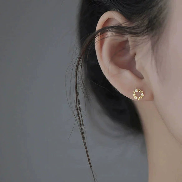S925 Sterling Silver Gold Hollow Wreath Flower Stud Earrings Delicate Plant Floral Design For Women With Fine Craftsmanship