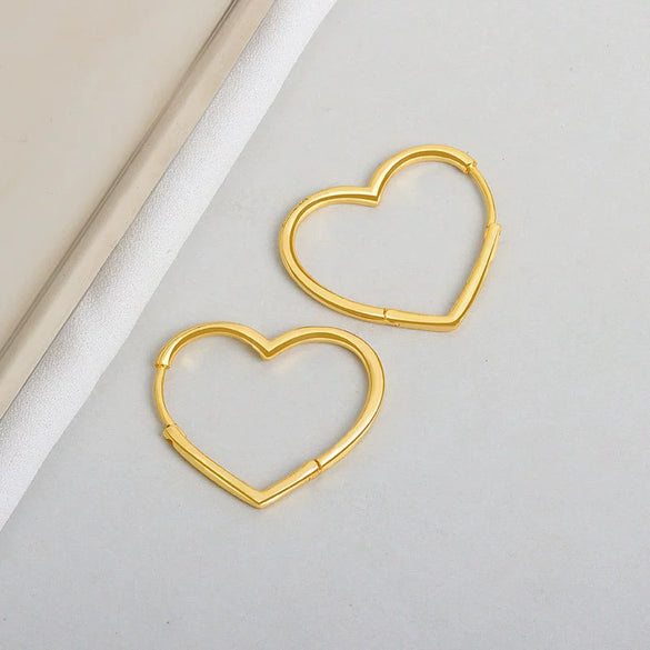 S925 Sterling Silver Heart Shaped Earrings For Women Minimalist Cold Style Fine Silver Earrings Wholesale