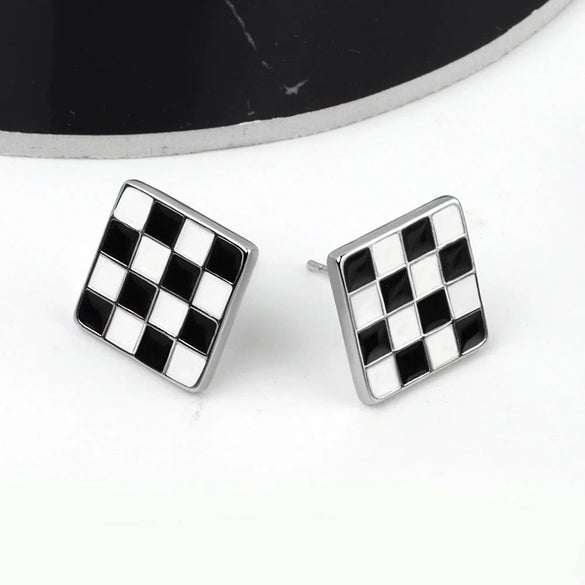 S925 Sterling Silver Vintage Chessboard Plaid Black And White Contrast Geometric Square Enamel Earrings