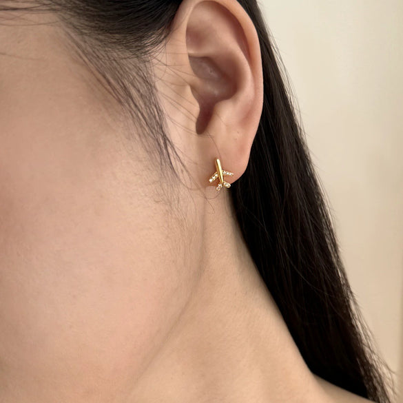 S925 Sterling Silver Women's Light Luxury Small Aircraft Design Earrings With Electroplating