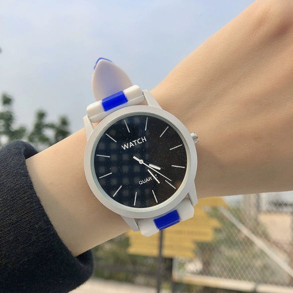 Silicone Band Watch Alloy Case Round Dial Casual Style