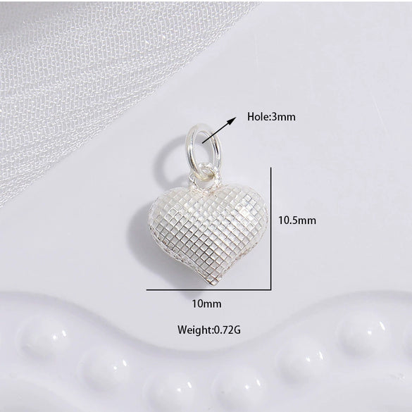 Silver Heartshaped Pendant With Stereo Gloss And Thread Grid Pattern Electroplated