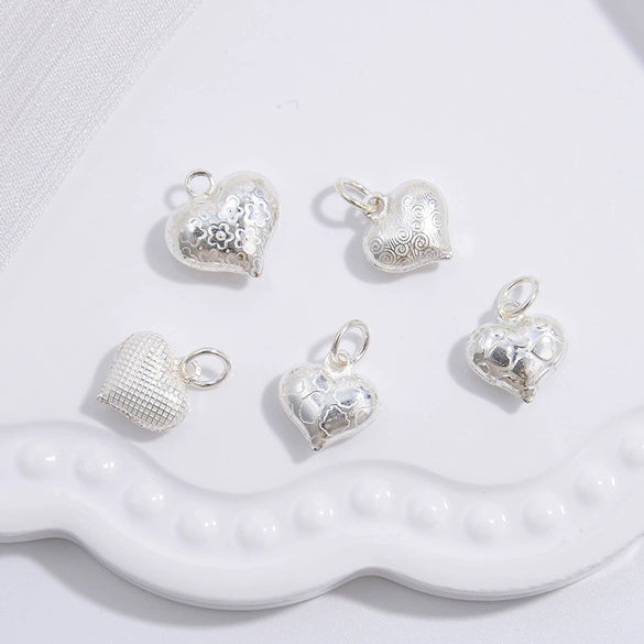 Silver Heartshaped Pendant With Stereo Gloss And Thread Grid Pattern Electroplated