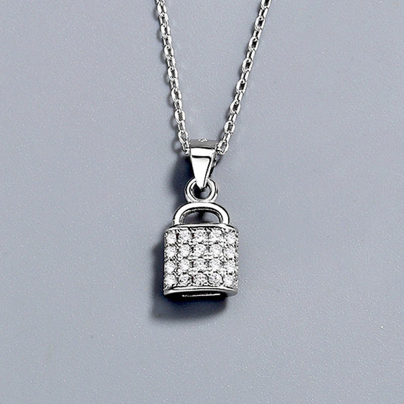 Silver Jewelry Women's Clavicle Chain With 925 Silver Small Lock Pendant And Diamond Design