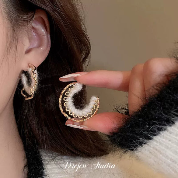 Silver Needle Earrings With Diamond Inlaid Imitation Pearl Petals And Tassel Geometric Shape High End And Versatile Design