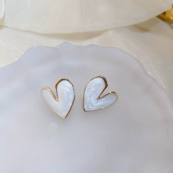Silver Needle Metal Heart Plain Hoop Earrings Elegant Cold Style Electroplated For Women